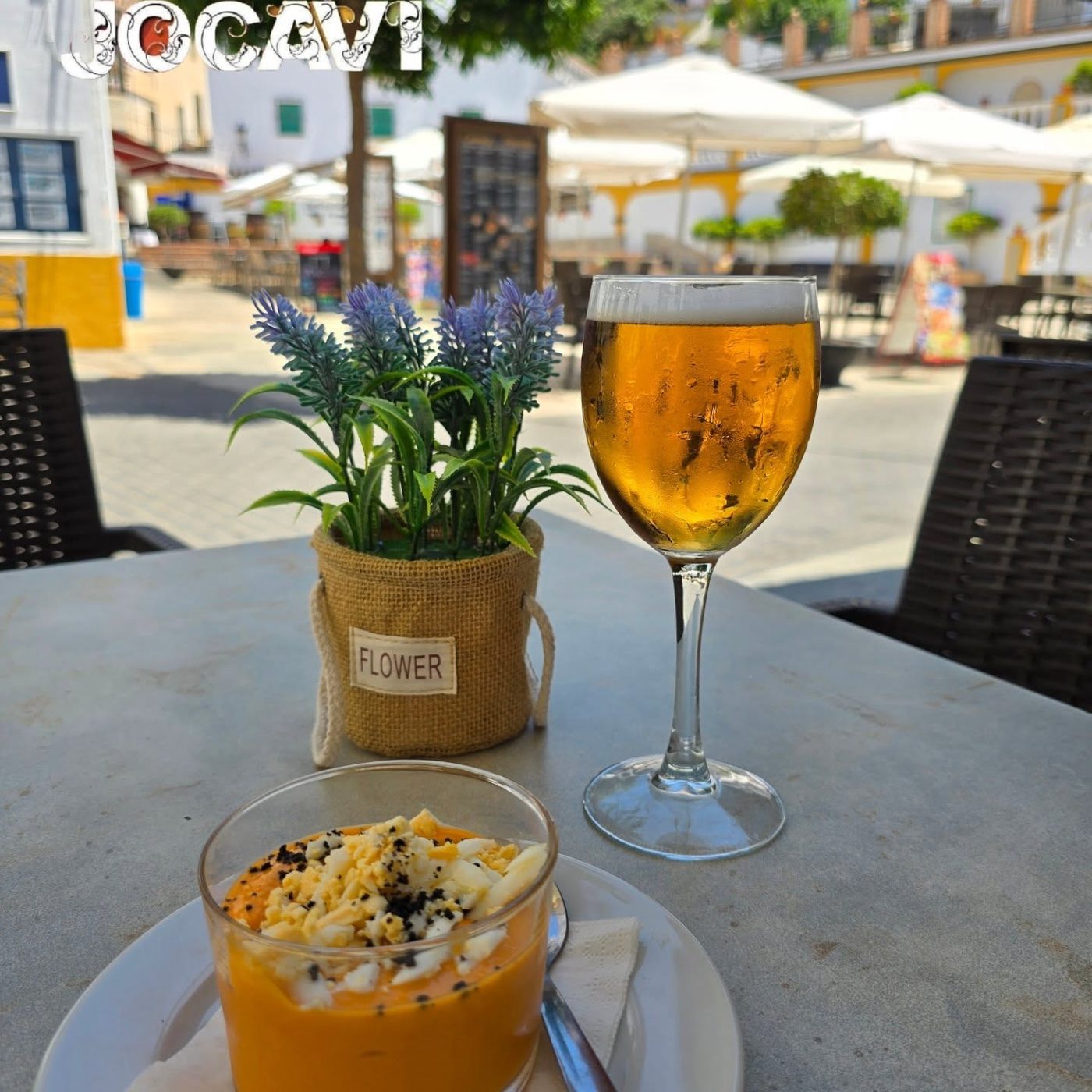 Salmorejo and a cold beer on the terrace on Sayalonga's square